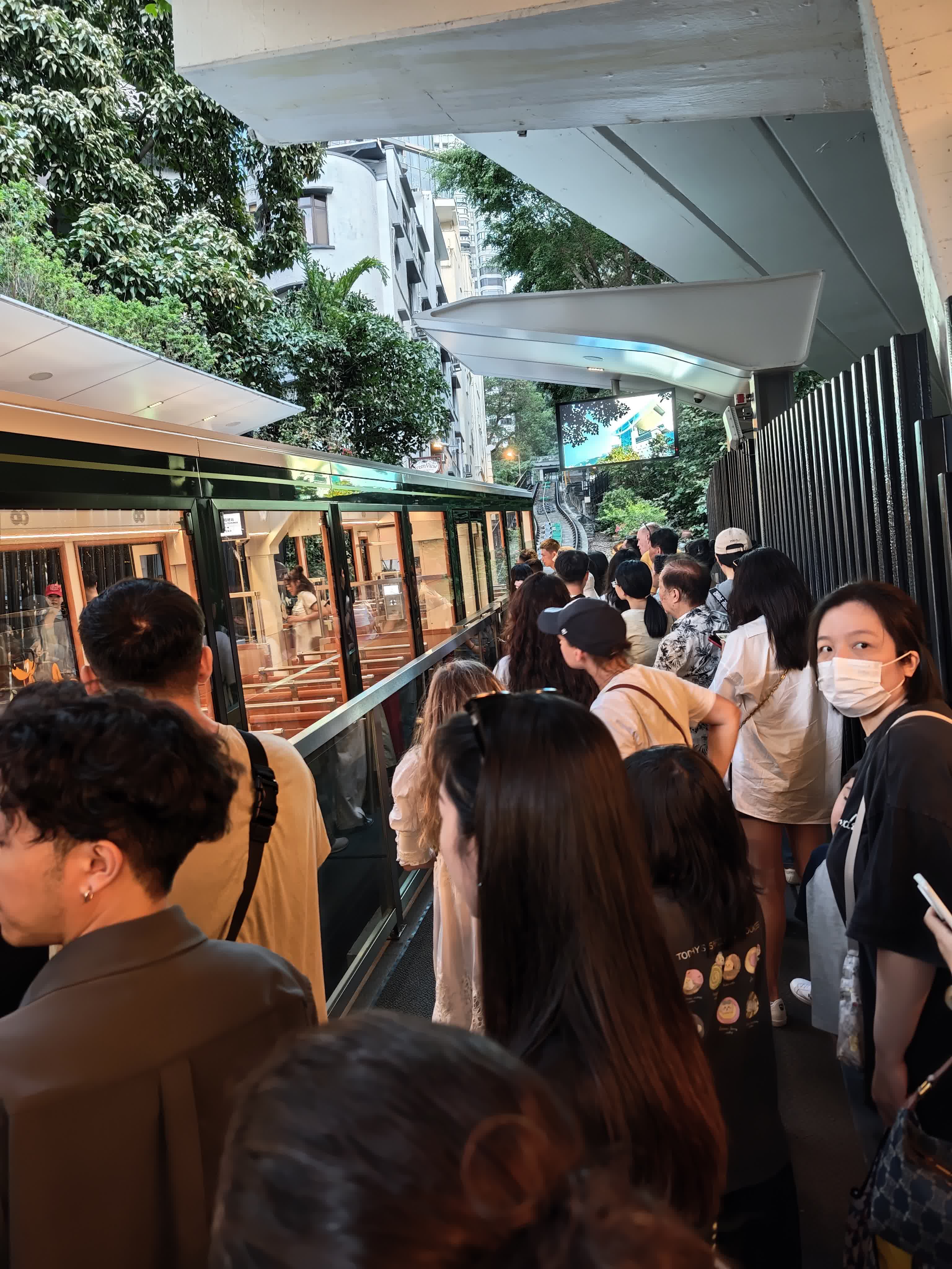 香港